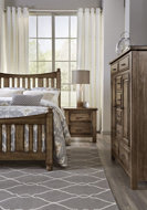 Picture of MAPLE SYRUP QUEEN SLAT POSTER BED WITH SLAT POSTER FOOTBOARD